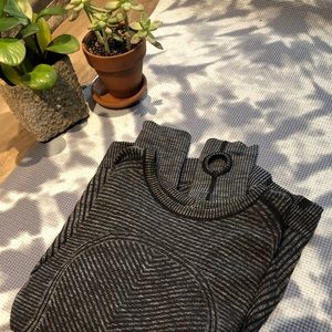 Long sleeve lulu top!